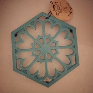Cast Iron Round Ornate Teal Hot Plate Trivet  7"